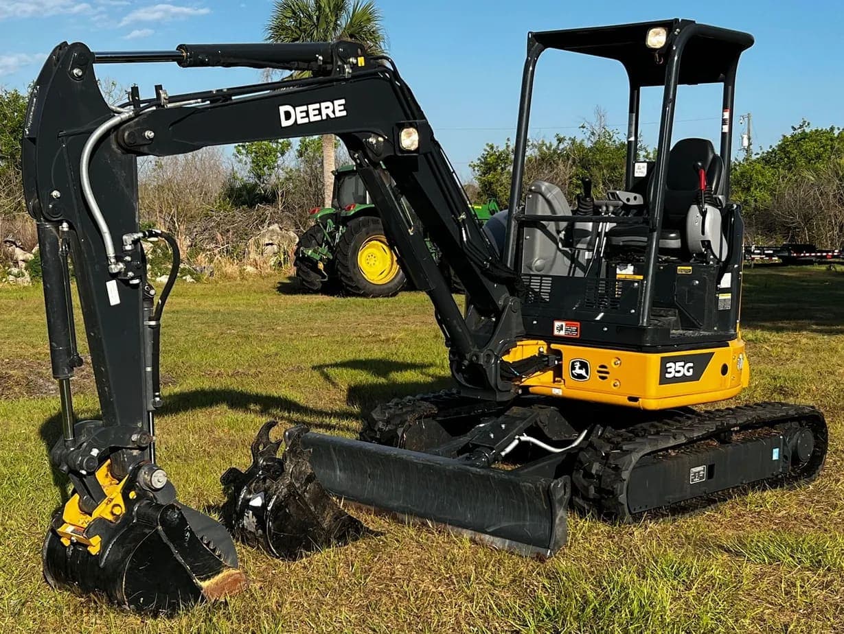 2022 John Deere 35G listing photo — photo 1 of 24