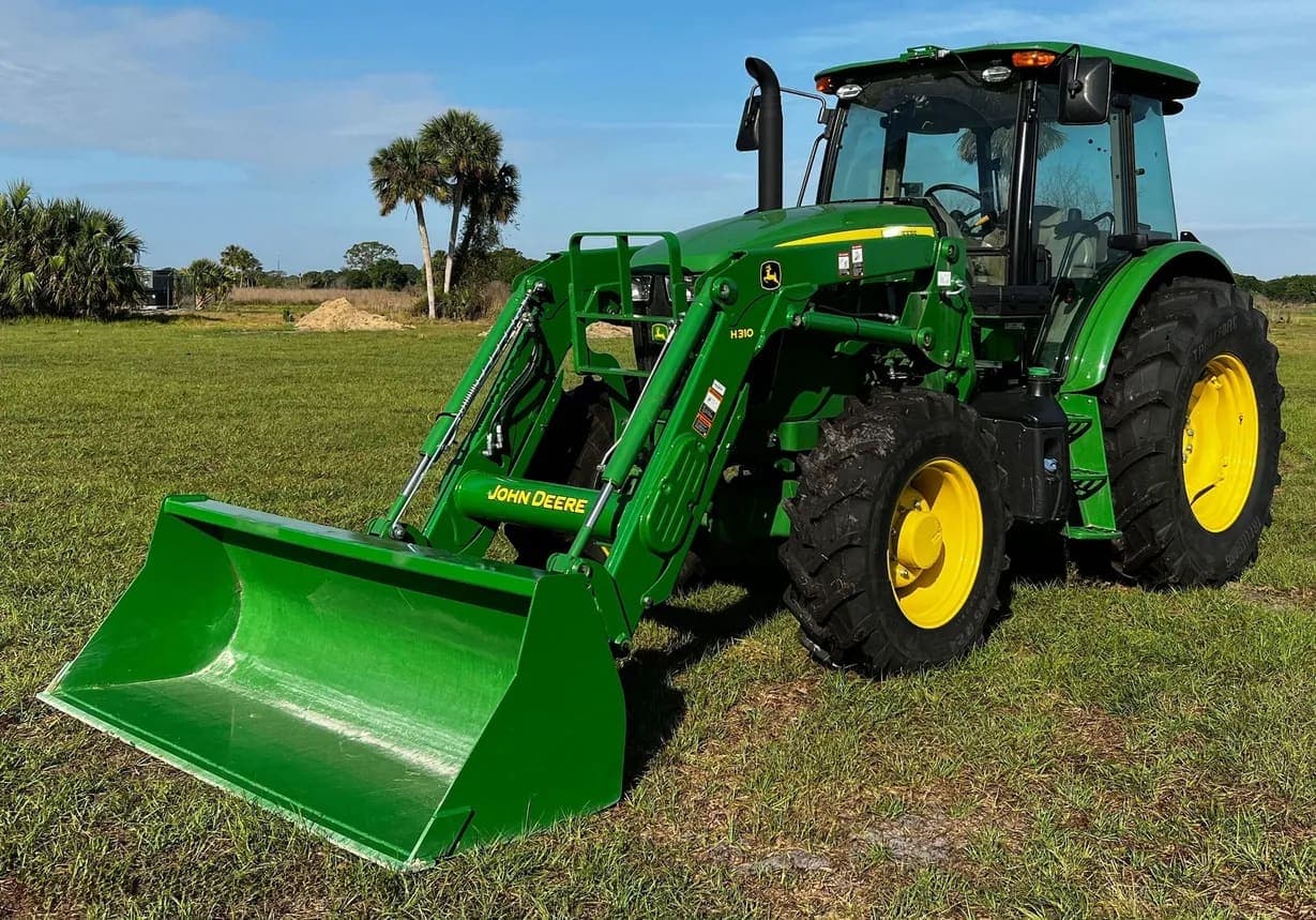 2022 John Deere 6135E listing photo — photo 1 of 25