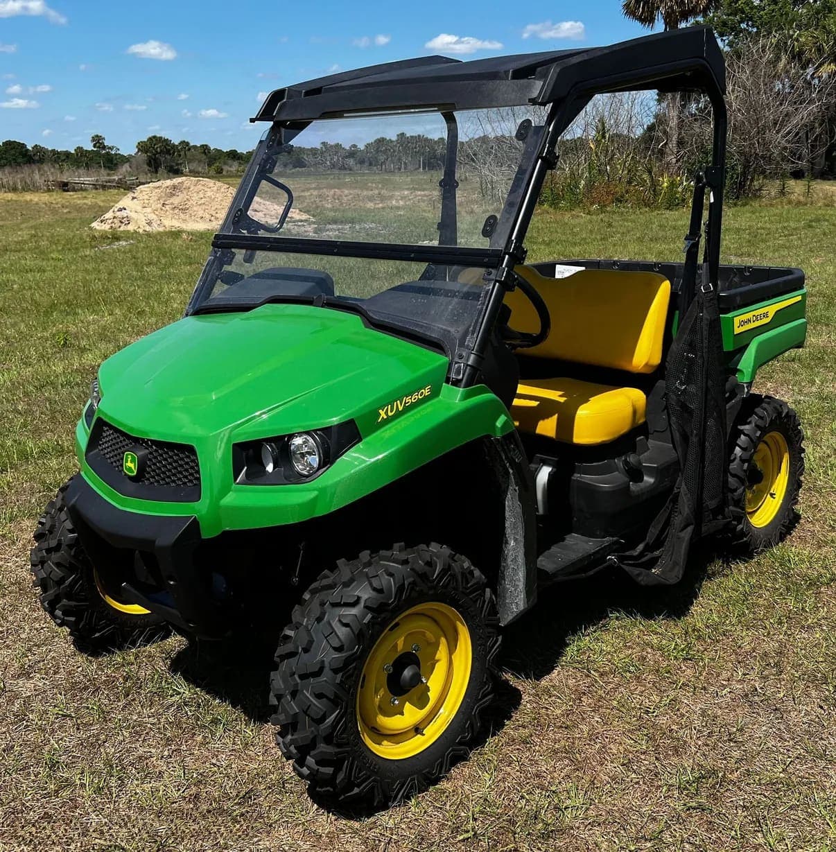 2022 John Deere XUV560E listing photo — photo 1 of 25